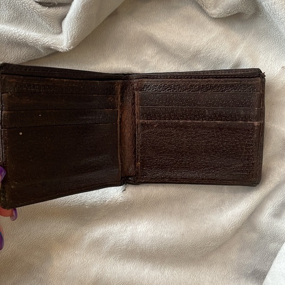 Gucci Wallet (Authentic) - Picture 2 of 7